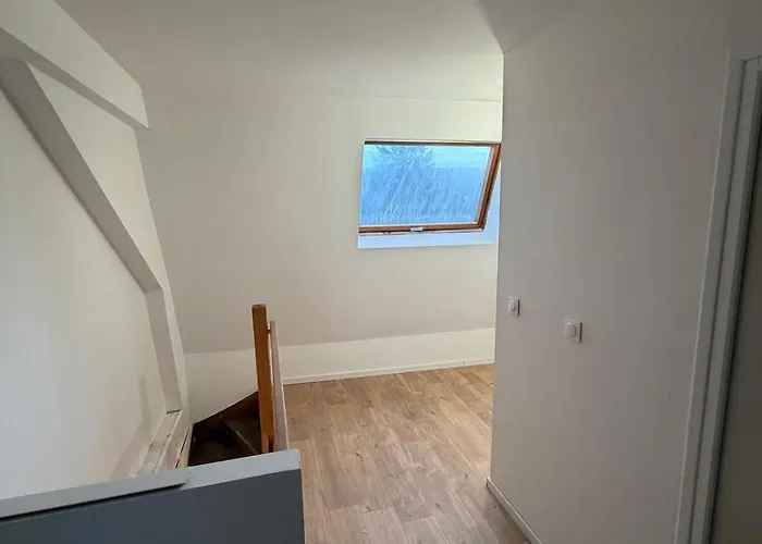 Large Townhouse Apartment Bethune