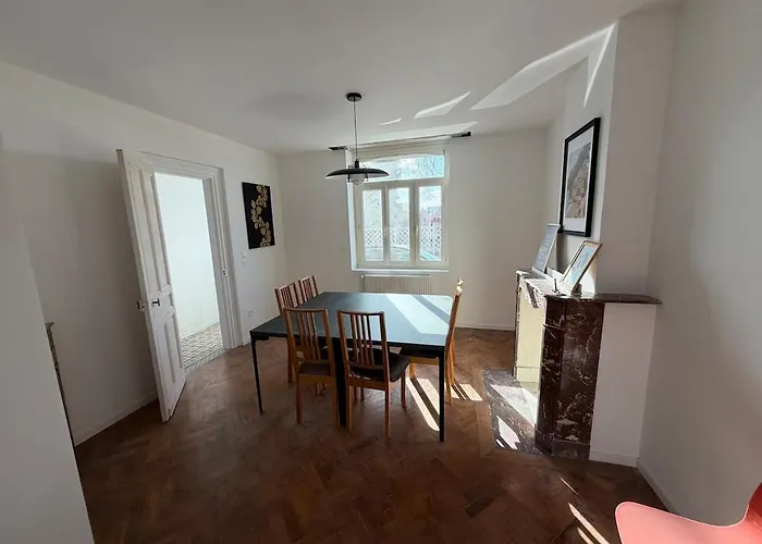 Apartment Large Townhouse
