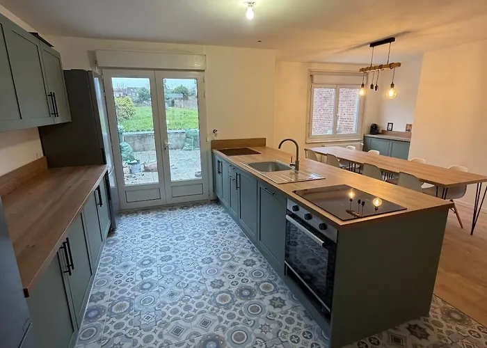 Large Townhouse Apartment Bethune